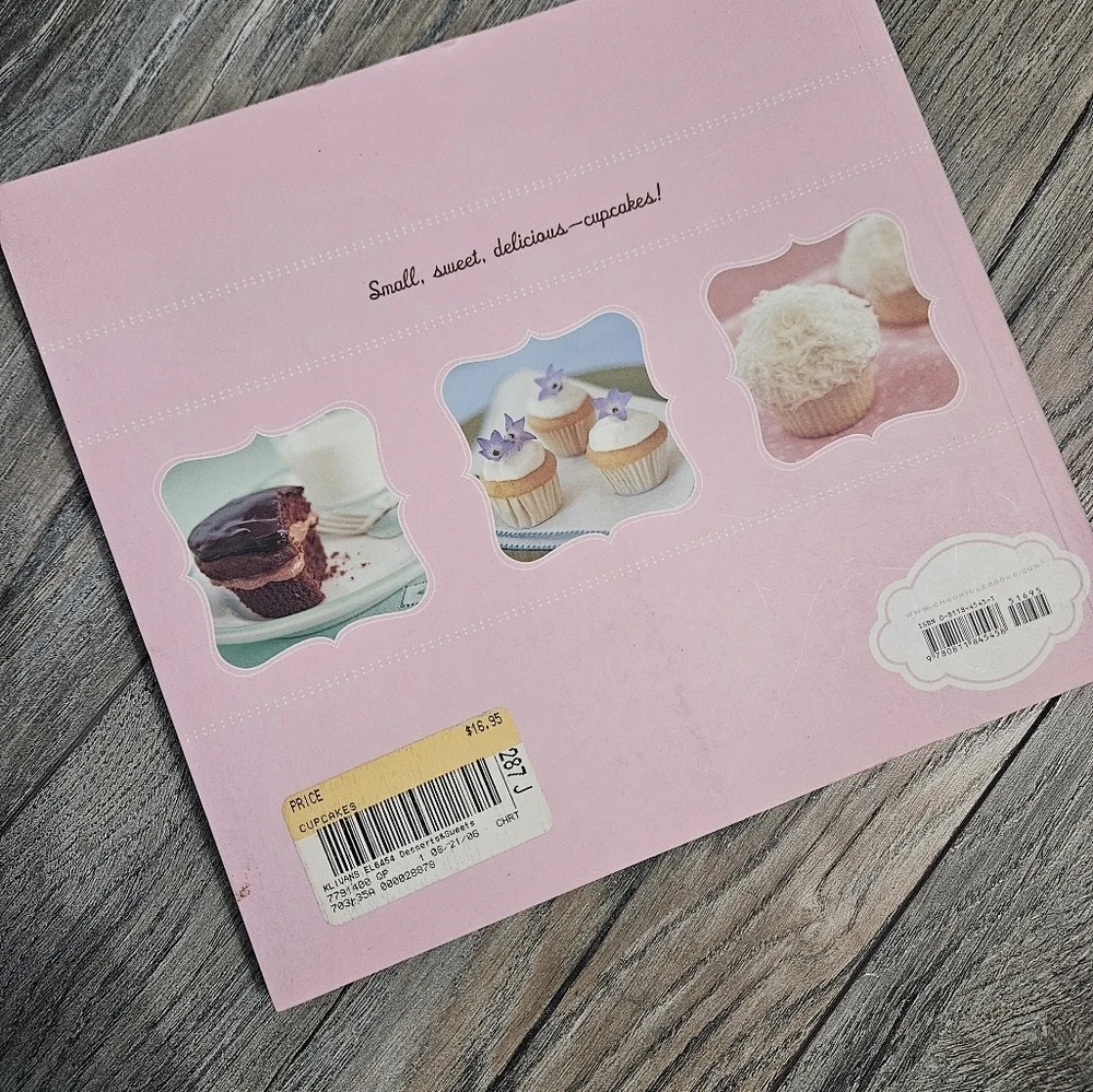 2 Cupcake Decorating Cookbooks